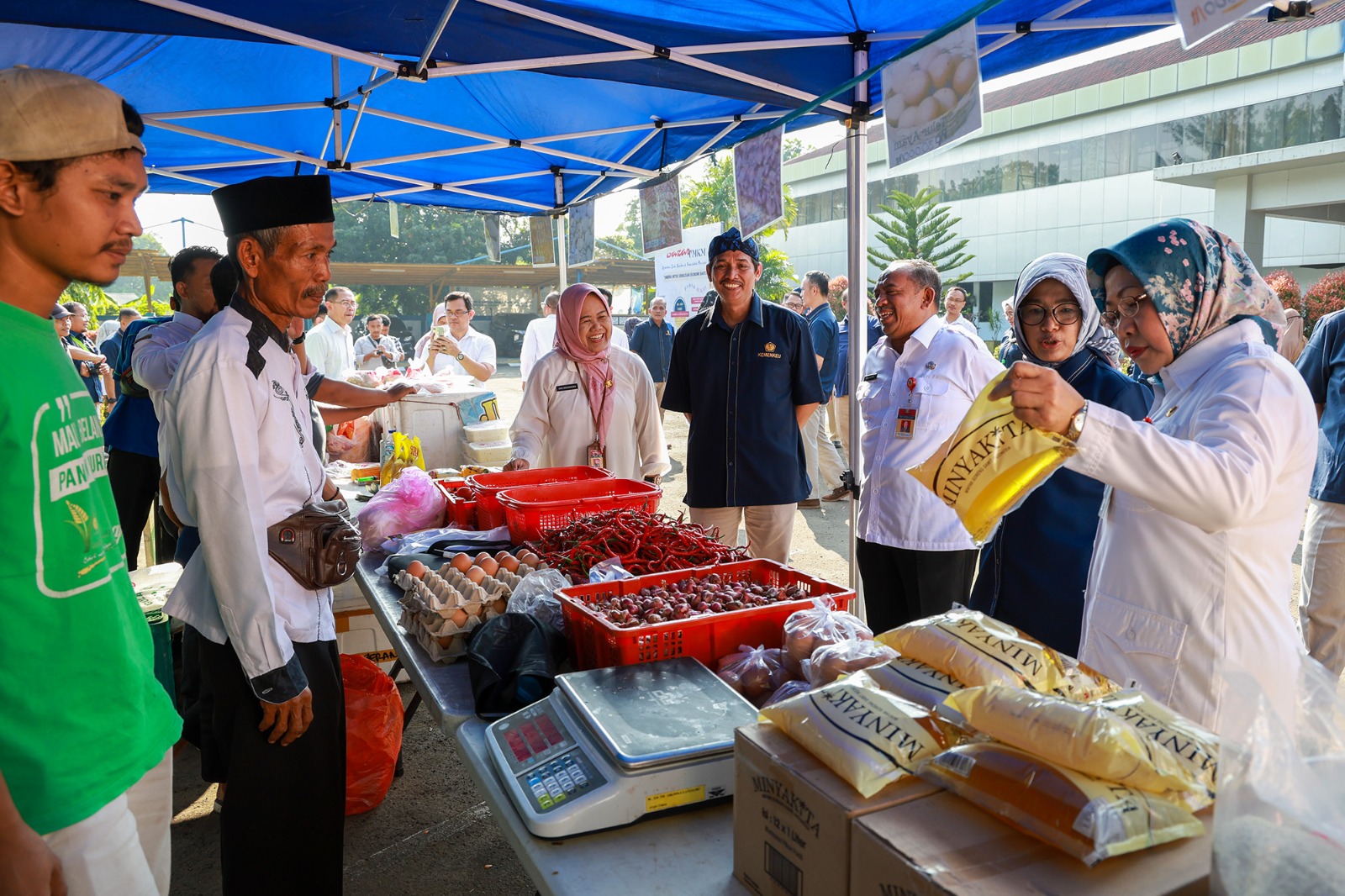 Plh Sekda Virgojanti Buka Bazar UMKM DJPb Provinsi Banten