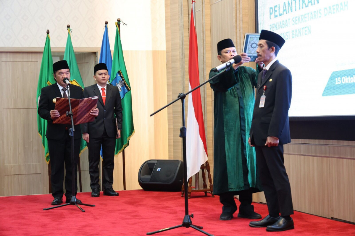 Pj Gubernur Al Muktabar Lantik Usman Assidiqi Qohara Sebagai Pj Sekda Banten