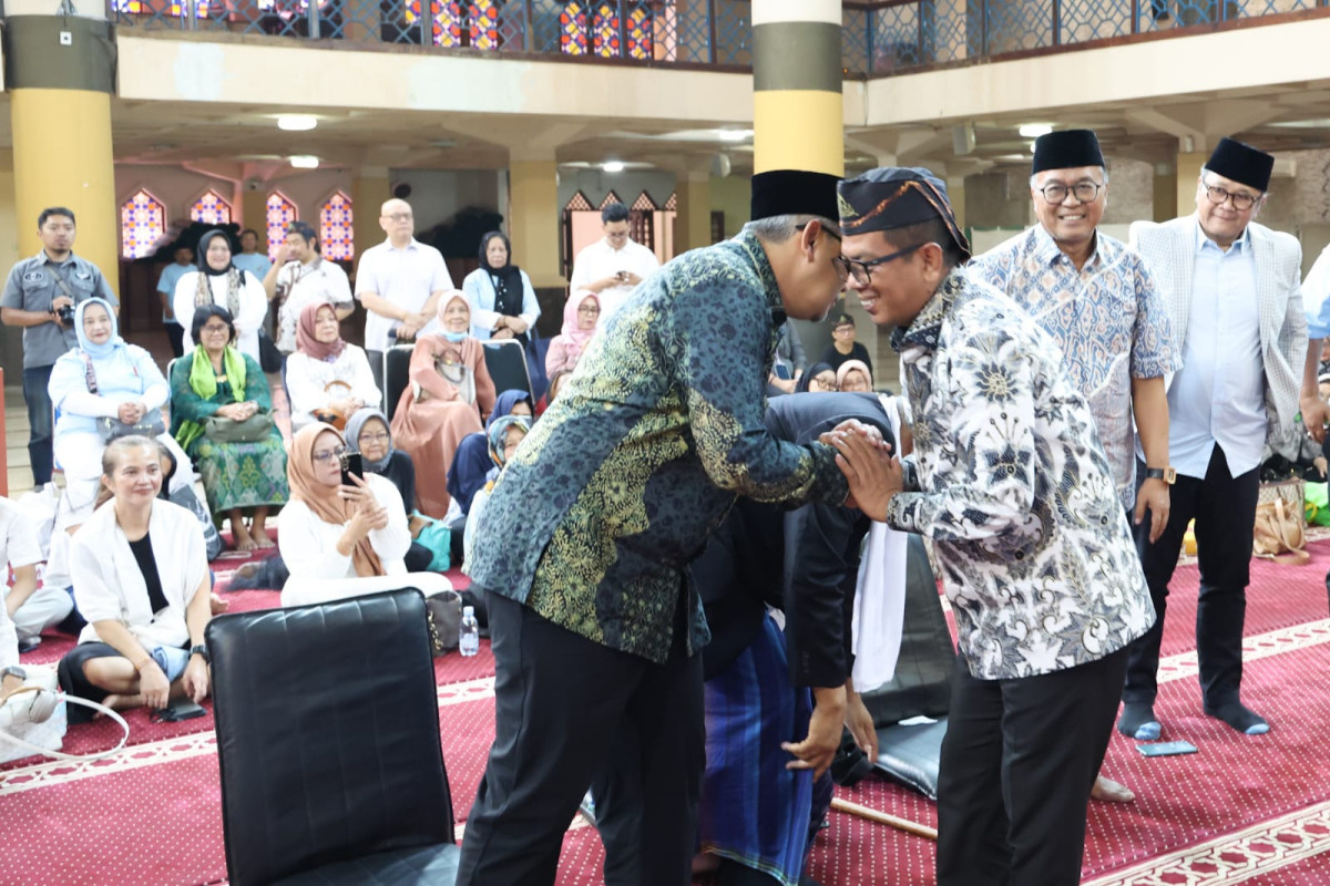 Hadir di Bandung, Gubernur Andra Soni Kenang Warisan Moral R.A.A. Wiranatakusumah V