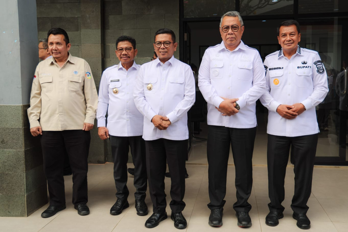 Gubernur Andra Soni Pacu Persiapan TPA Jatiwaringin untuk Program Energi Listrik dari Sampah