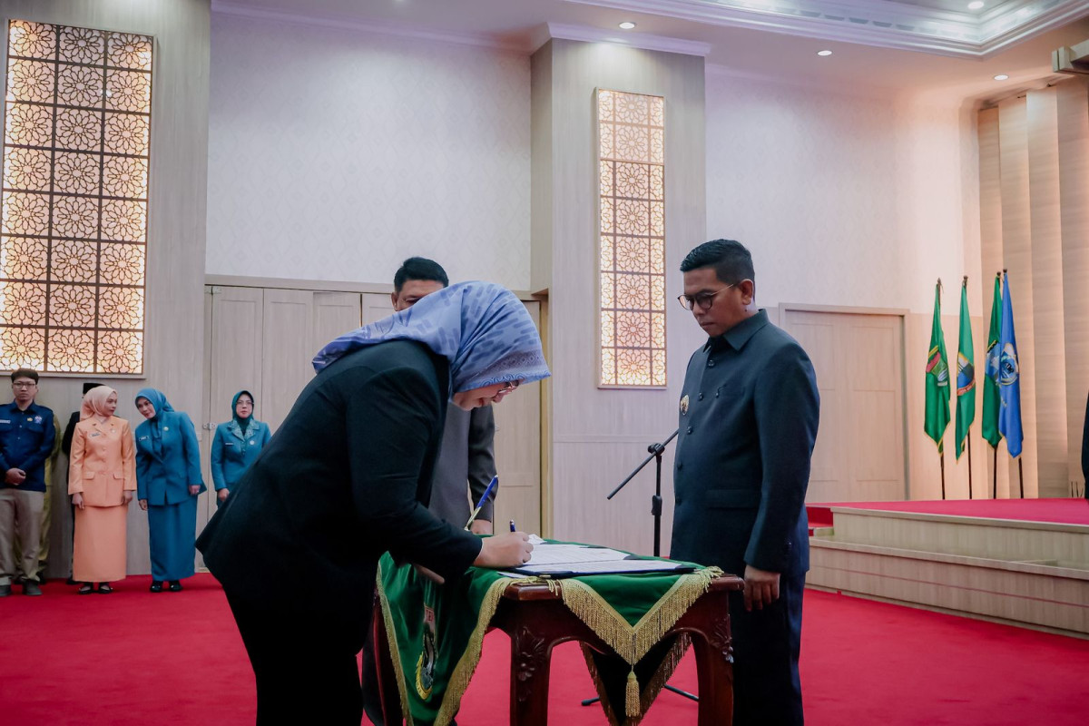 Lantik 132 Pejabat Pemprov Banten, Gubernur Andra Soni Tekankan Responsivitas Dinamika di Masyarakat