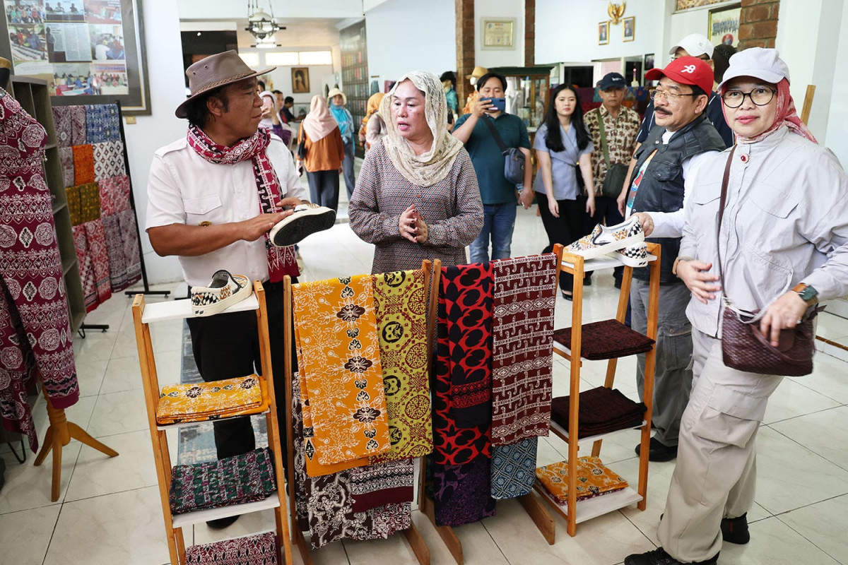 Batik Banten, Pj Gubernur Banten Al Muktabar: Memperkenalkan Sejarah dan Budaya Banten