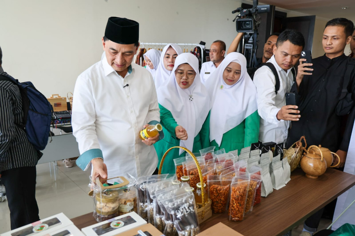 Hadiri Pelantikan PW Fatayat NU, Wagub Banten A Dimyati Natakusumah: Perempuan Harus Melek Teknologi Digital