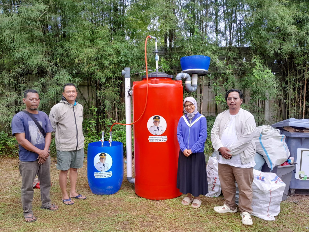Beri Perhatian Terhadap Penanganan Sampah Tangsel, Gubernur Berikan Bantuan Fasilitas Pengolah Sampah Organik