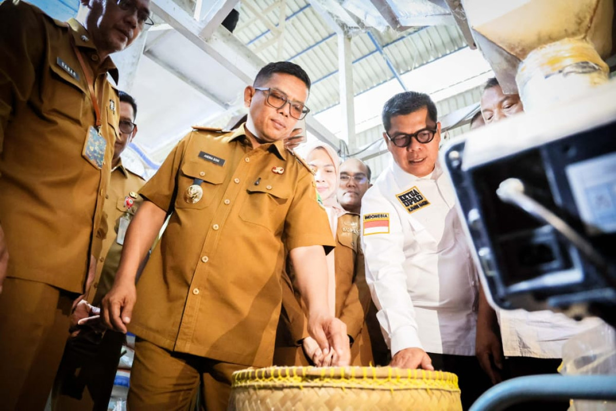 Tinjau Penggilingan di Serang, Gubernur Banten Andra Soni Pastikan Stok Beras Banten Aman Jelang Nataru