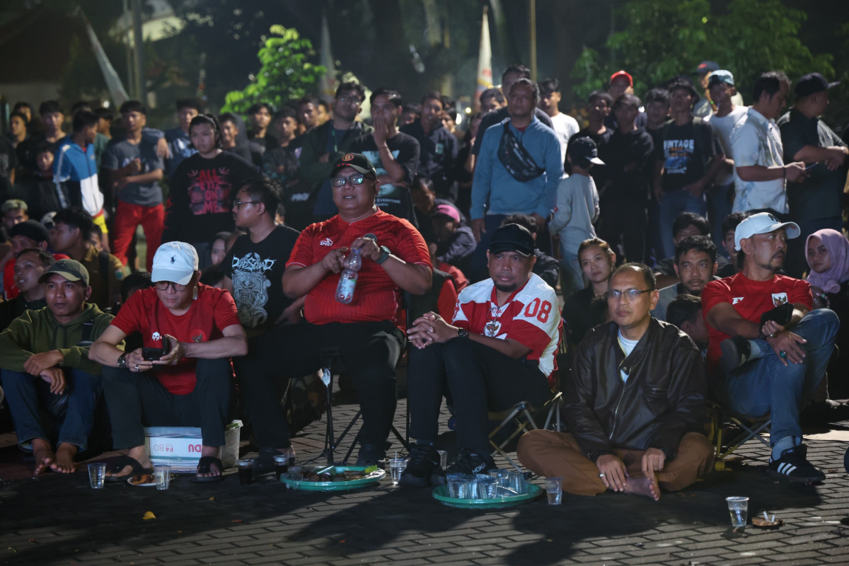 Ratusan Warga Serang Antusias Nobar Timnas Garuda di Gedung Negara