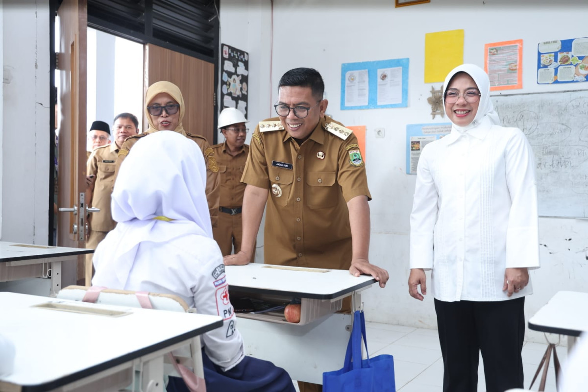 Gubernur Andra Soni Tinjau Pembangunan Ruang Kelas Baru SMA Negeri 30 Kabupaten Tangerang