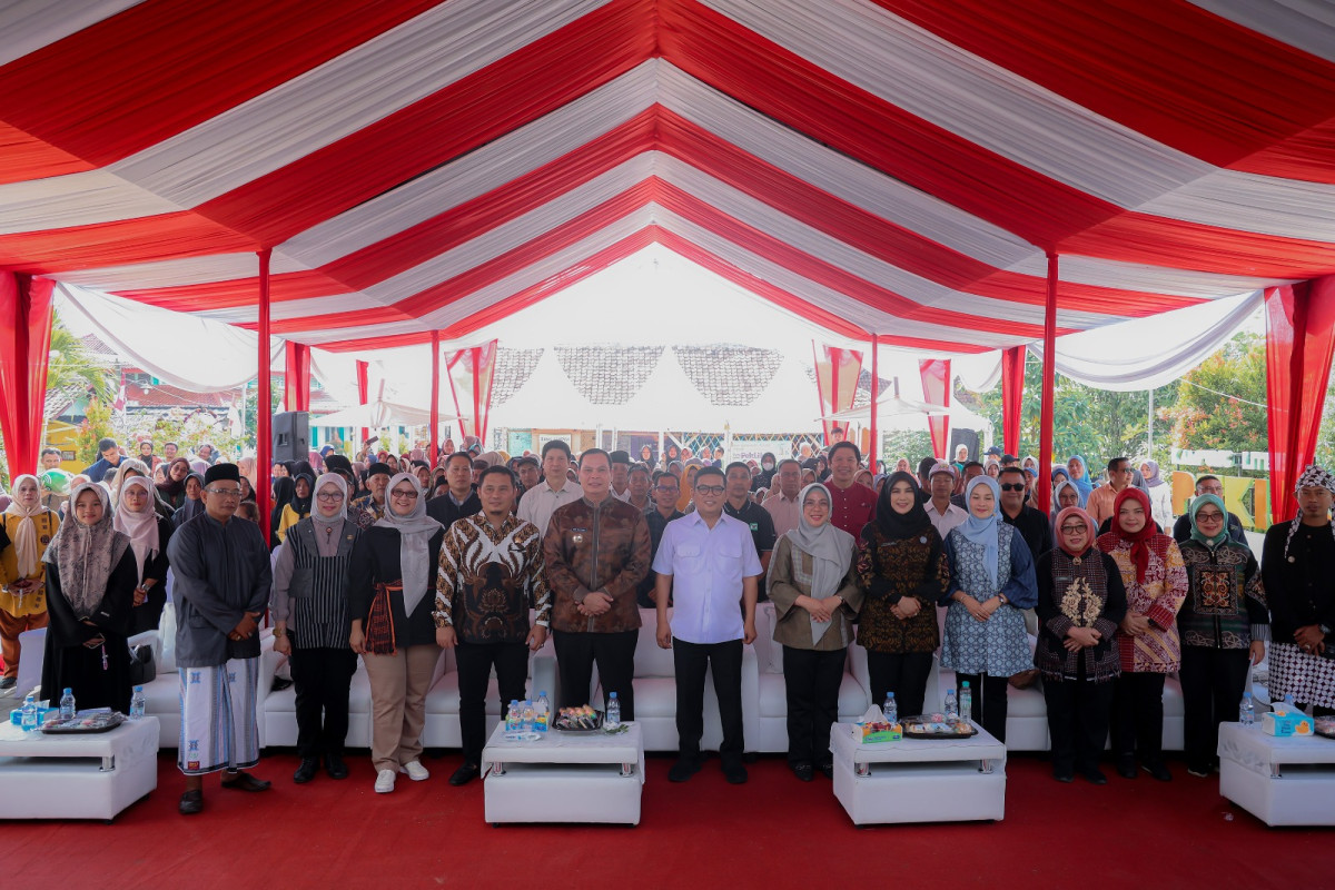 Ketua TP PKK Provinsi Banten Tinawati Andra Soni: Keluarga Pondasi Pembangunan Daerah