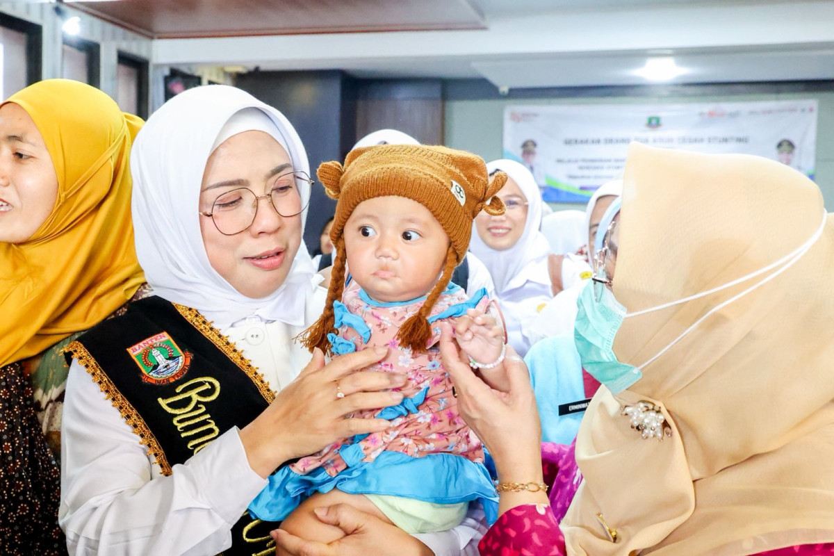 Percepatan Penurunan Stunting, Tinawati Andra Soni Dorong Masyarakat Mampu Jadi Orang Tua Asuh