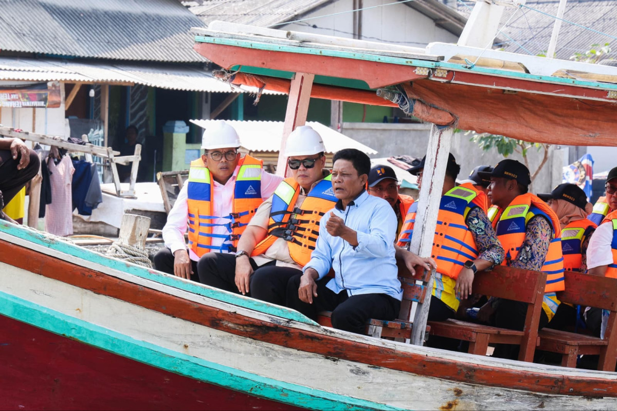 Respons Keluhan Warga, Gubernur Andra Soni Awasi Langsung Normalisasi Sungai Cibanten