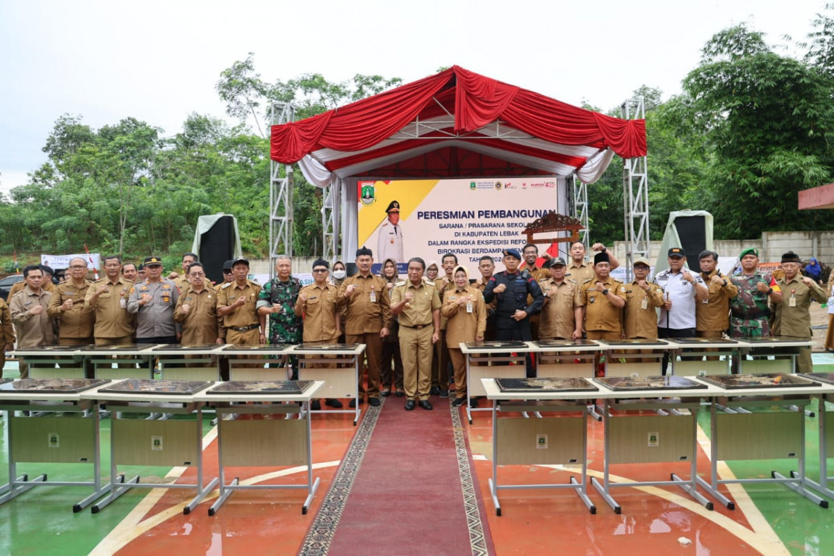 Pj Gubernur Banten Al Muktabar Resmikan 21 Sarpras Pendidikan di Kabupaten Lebak