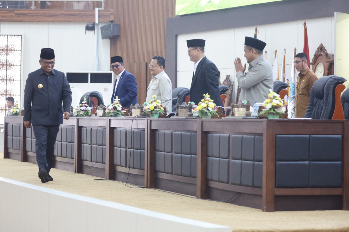 Raperda Penyelenggaraan Jaminan Sosial Ketenagakerjaan, Gubernur Andra Soni : Untuk Mengintervensi Pekerja Non Formal dan Rentan