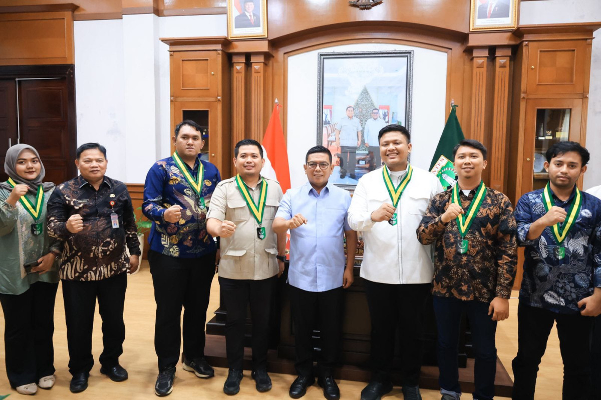 Gubernur Andra Soni Dorong Kontribusi Mahasiswa dalam Mendukung Pembangunan Daerah
