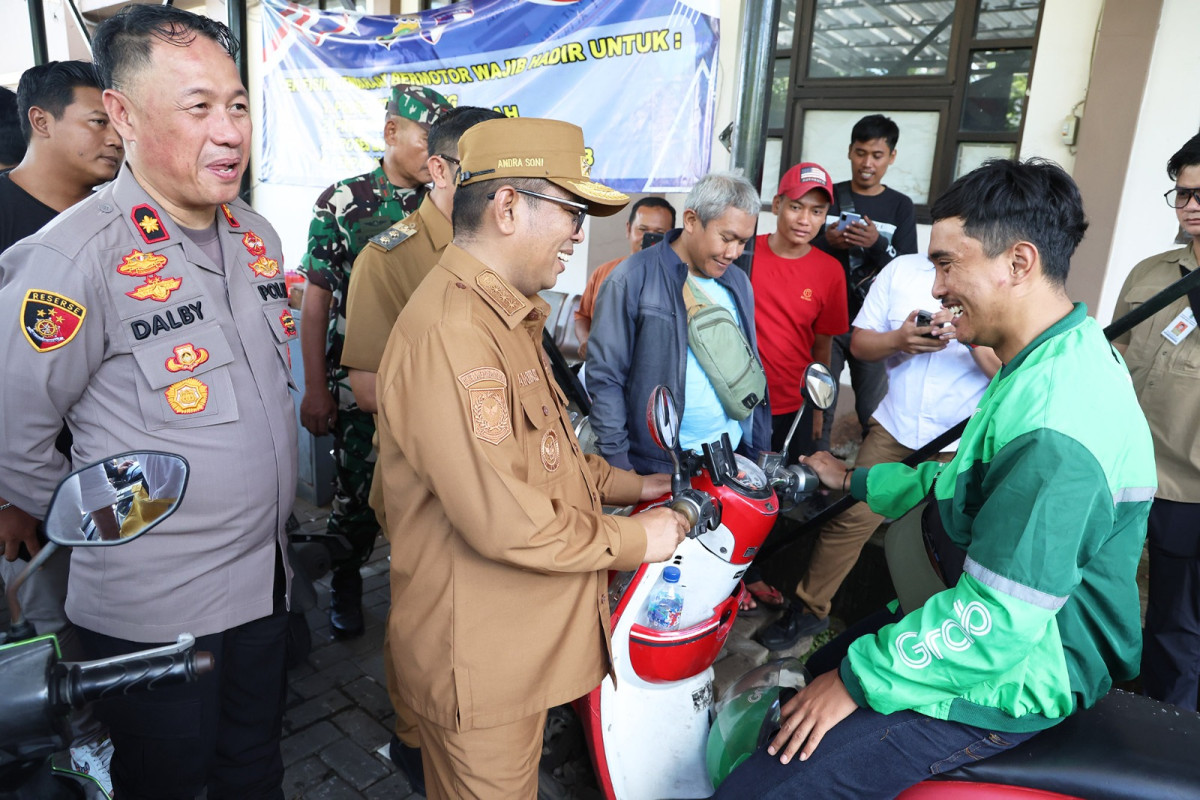 Gubernur Banten Andra Soni Pastikan Tindaklanjuti Keluhan dan Masukan Masyarakat Untuk Perbaikan Pelayanan UPT Samsat