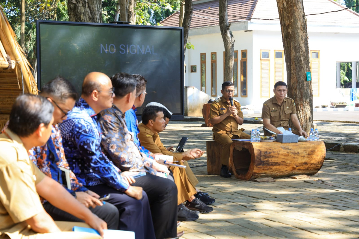 Gubernur Andra Soni Perintahkan Jajarannya Respons Cepat Kebutuhan dan Permasalahan di Masyarakat
