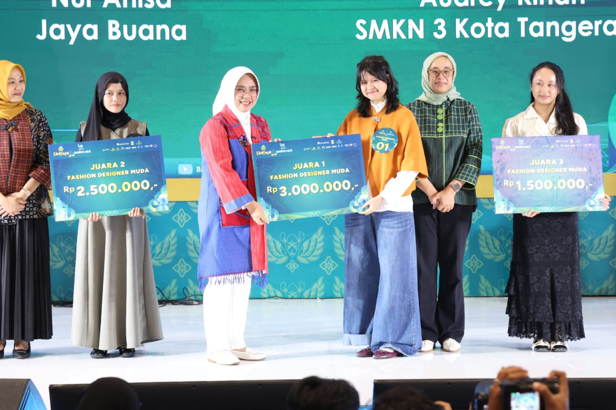 Tinawati Andra Soni Bangga Lomba Desainer Muda Festival Shafara dan Digiwara 2026 Perkenalkan Kekayaan Wastra Banten