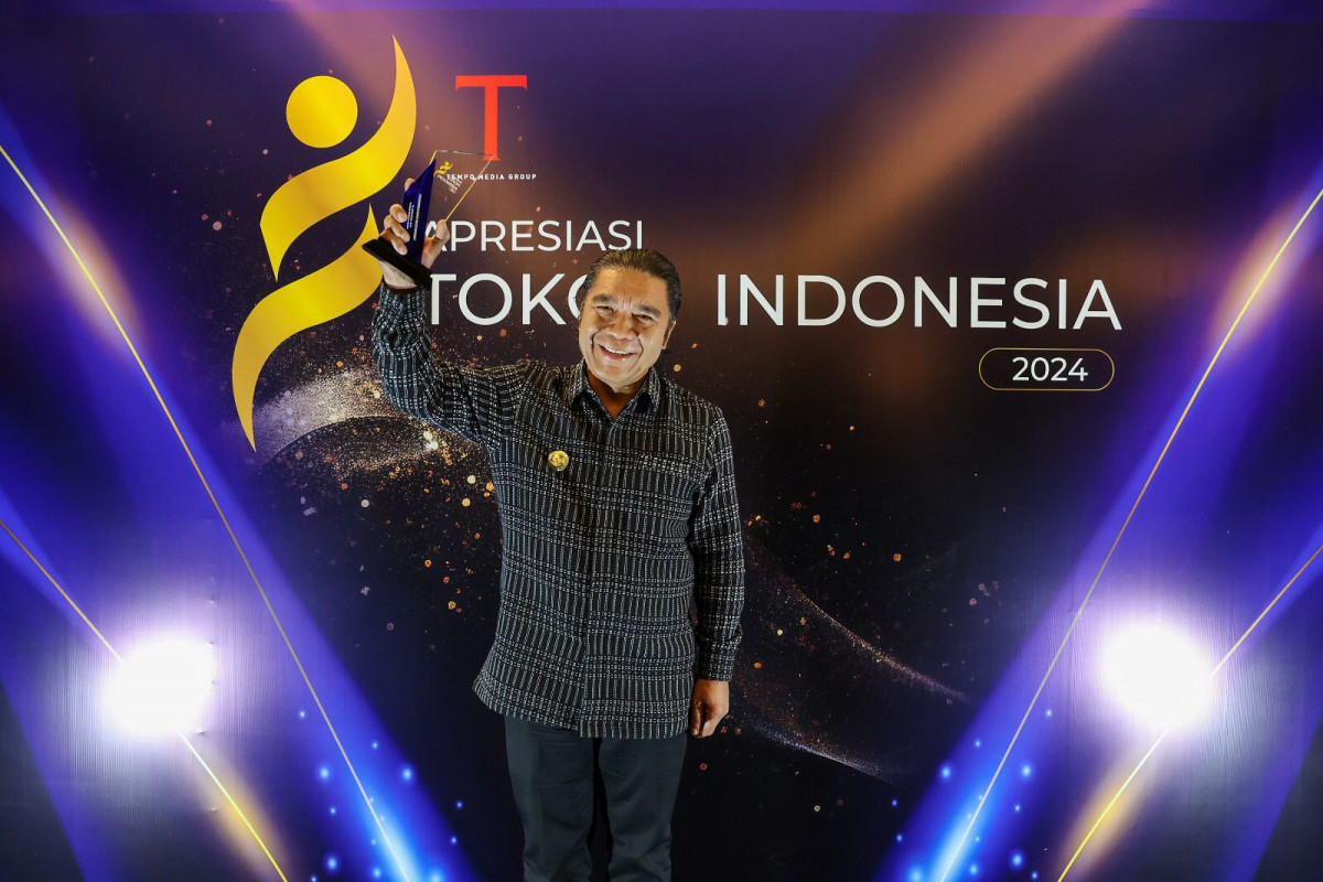 Pj Gubernur Banten Al Muktabar Raih Tokoh Pemberdayaan Masyarakat 2024
