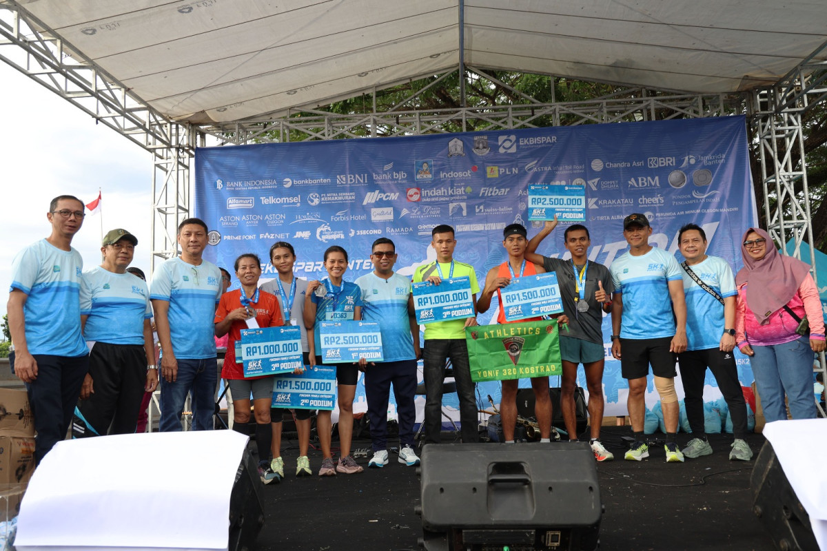 Gubernur Andra Soni Lepas Lomba Lari Ekbispar Banten 5K 2025