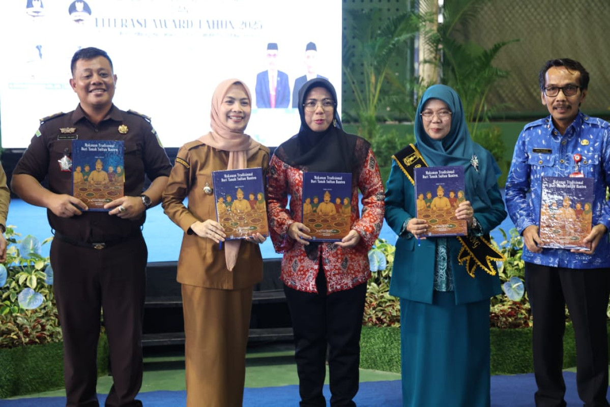 Bunda Literasi Banten Tinawati Andra Soni: Mari Membaca dan Kunjungi Perpustakaan