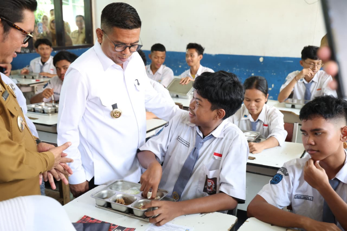 Gubernur Andra Soni Ingatkan Pentingnya Pemenuhan Gizi di Menu MBG