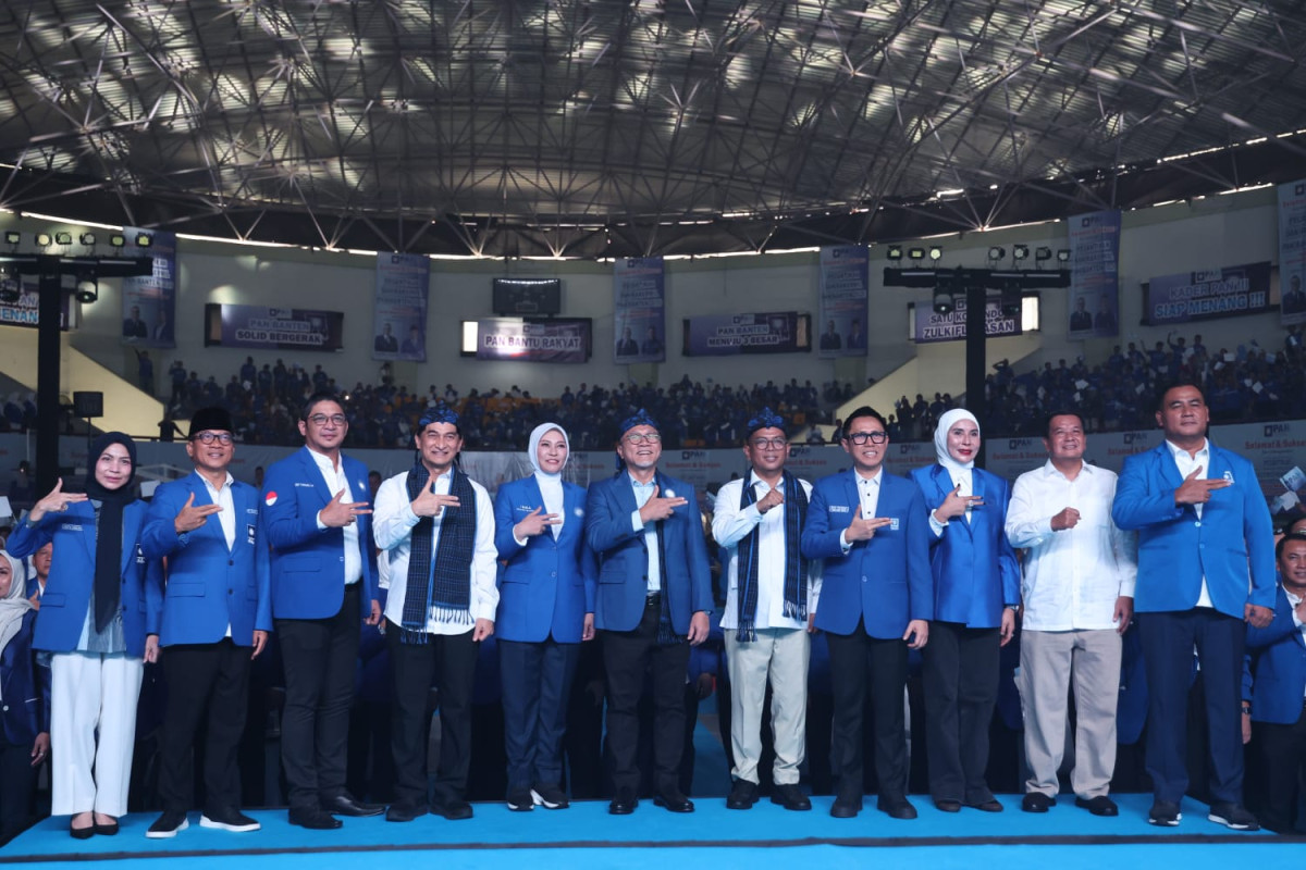 Di Depan Ribuan Kader PAN, Andra Soni Paparkan Realisasi Program Sekolah Gratis dan Pembangunan Infrastruktur
