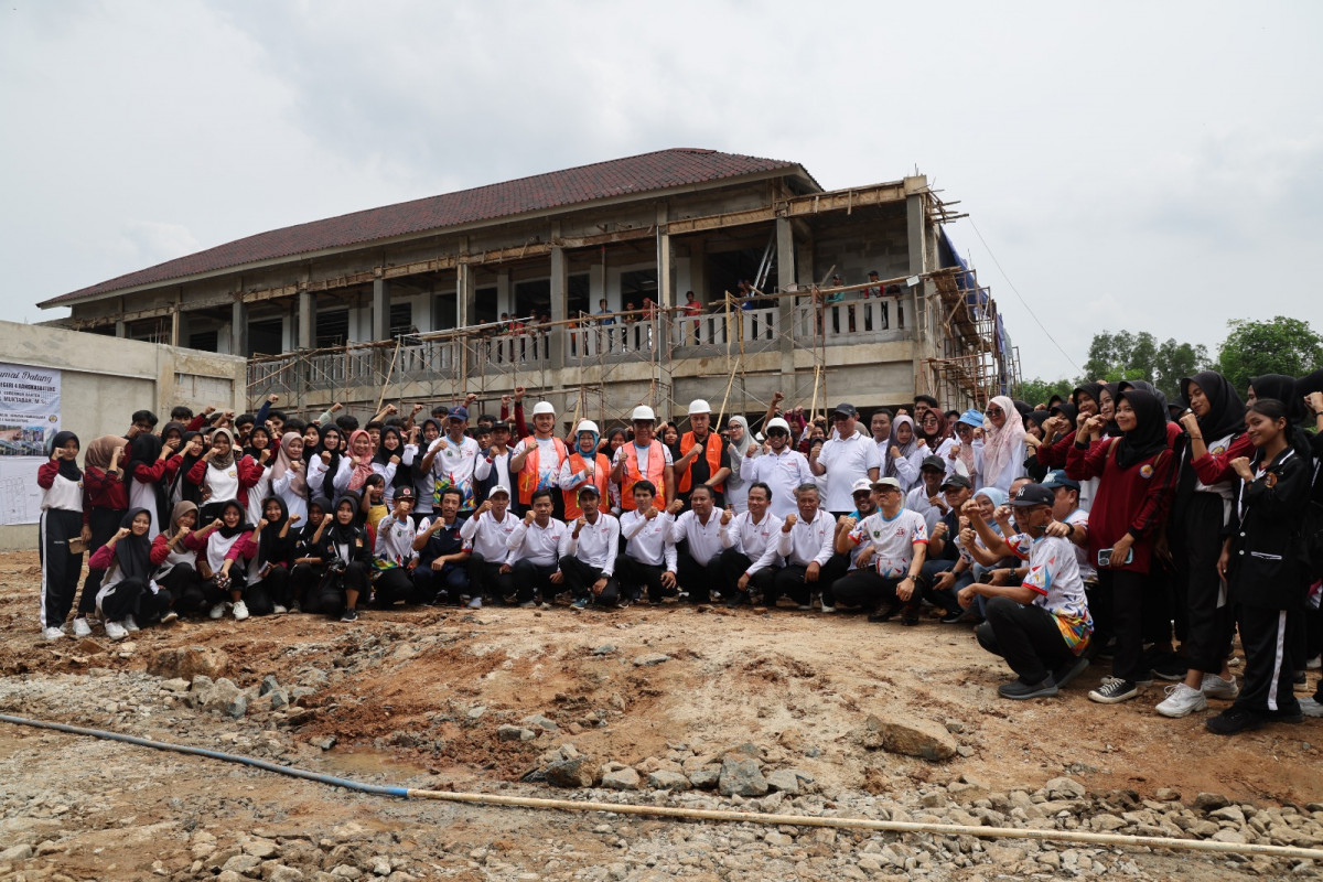 Pj Gubernur Banten Al Muktabar Tinjau Pembangunan SMAN 4 Rangkasbitung