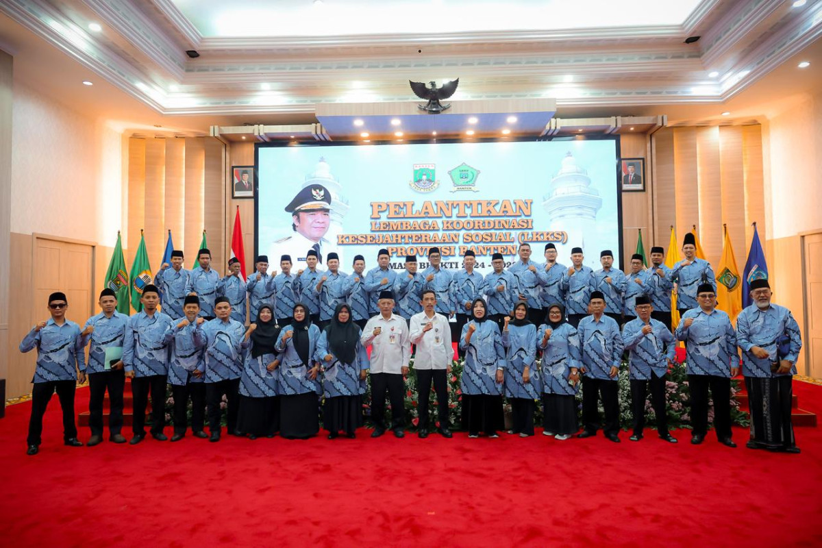 Pj Sekda Usman Asshiddiqi Qohara Lantik Pengurus LKKS Provinsi Banten Tahun 2024-2029