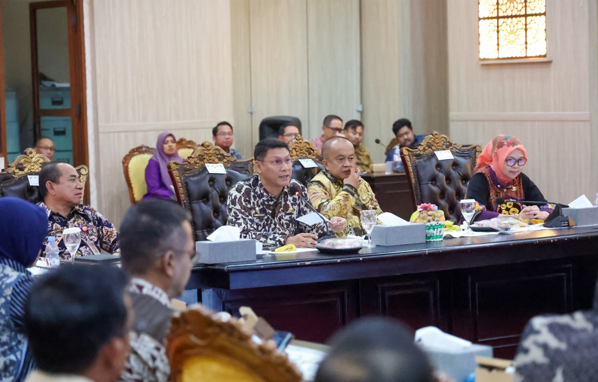 Gubernur Andra Soni Tekankan ASN Tingkatkan Kinerja dan Akuntabilitas Pelayanan