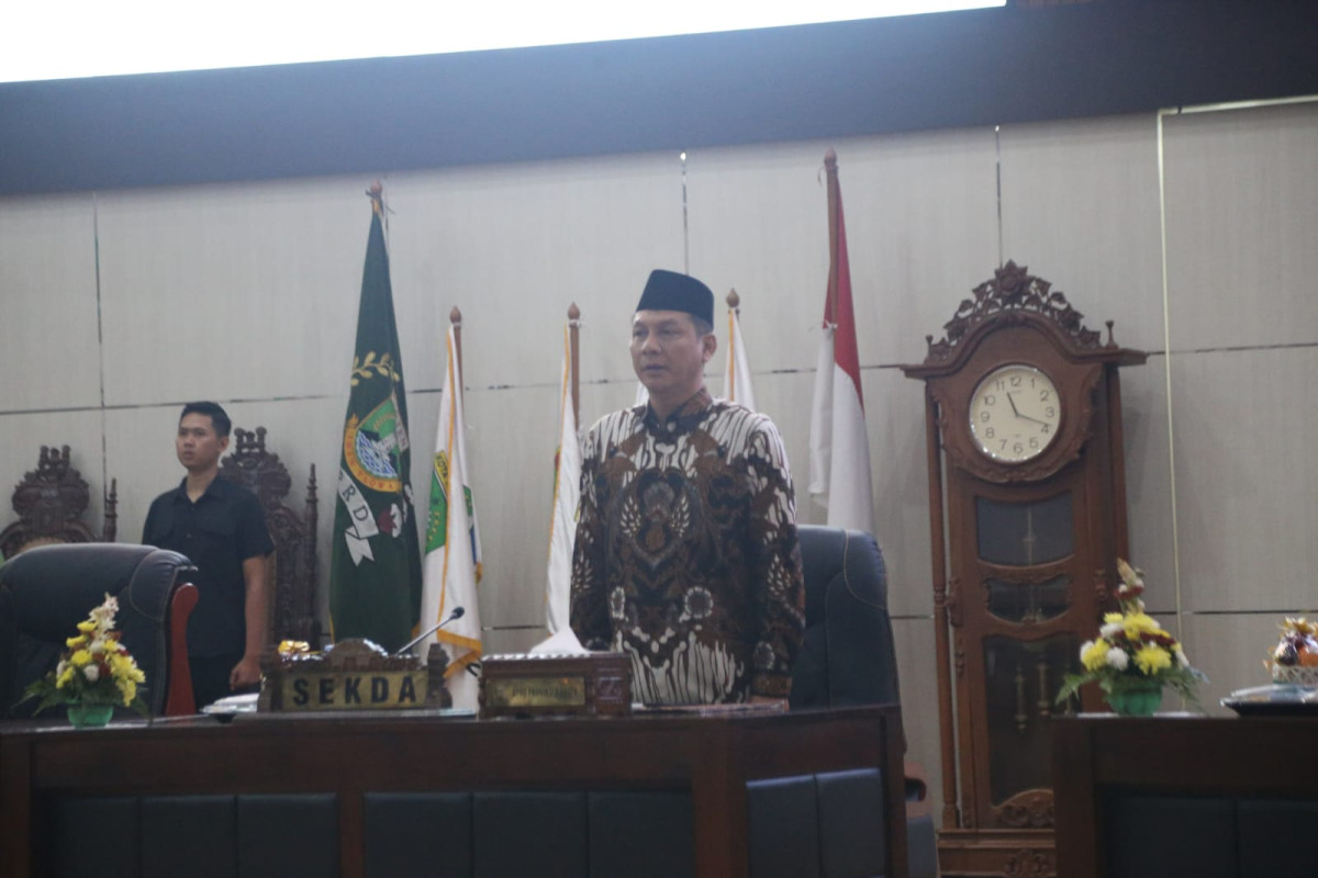 Sekda Deden Apriandhi Hadiri Paripurna Penyampaian Hasil Reses DPRD Provinsi Banten