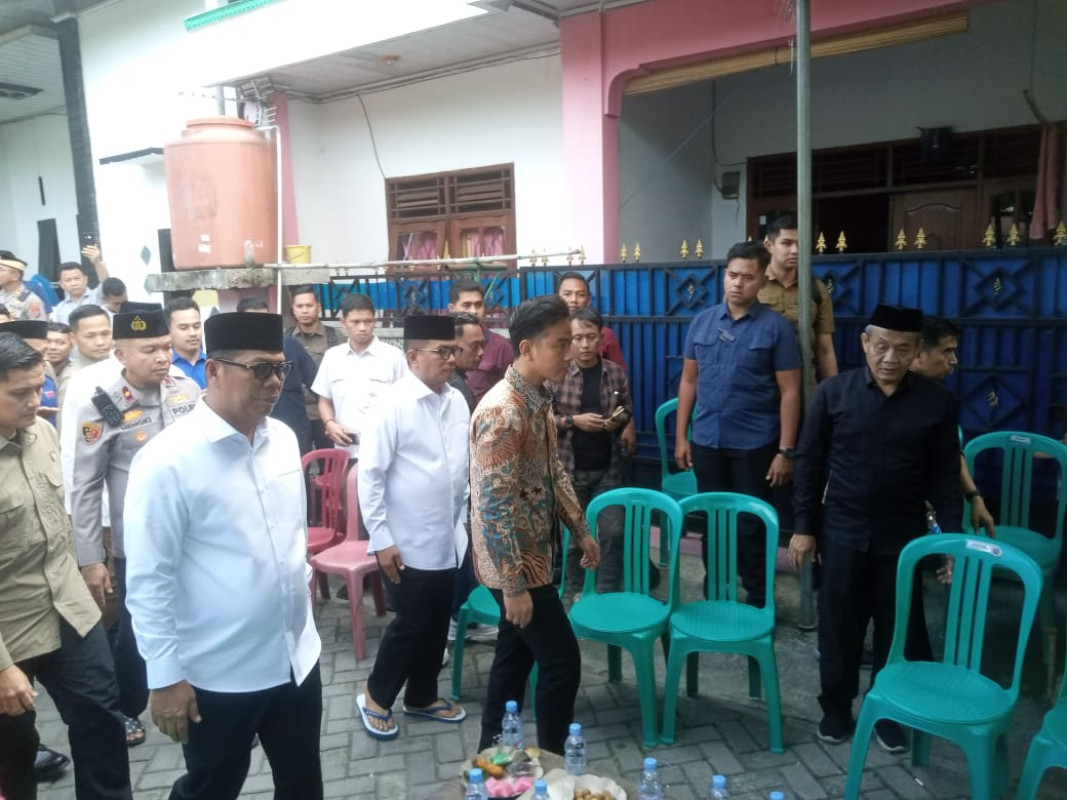Kunjungi Kediaman Keluarga Andika Lutfi Falah, Gubernur Banten Andra Soni Sampaikan Belasungkawa