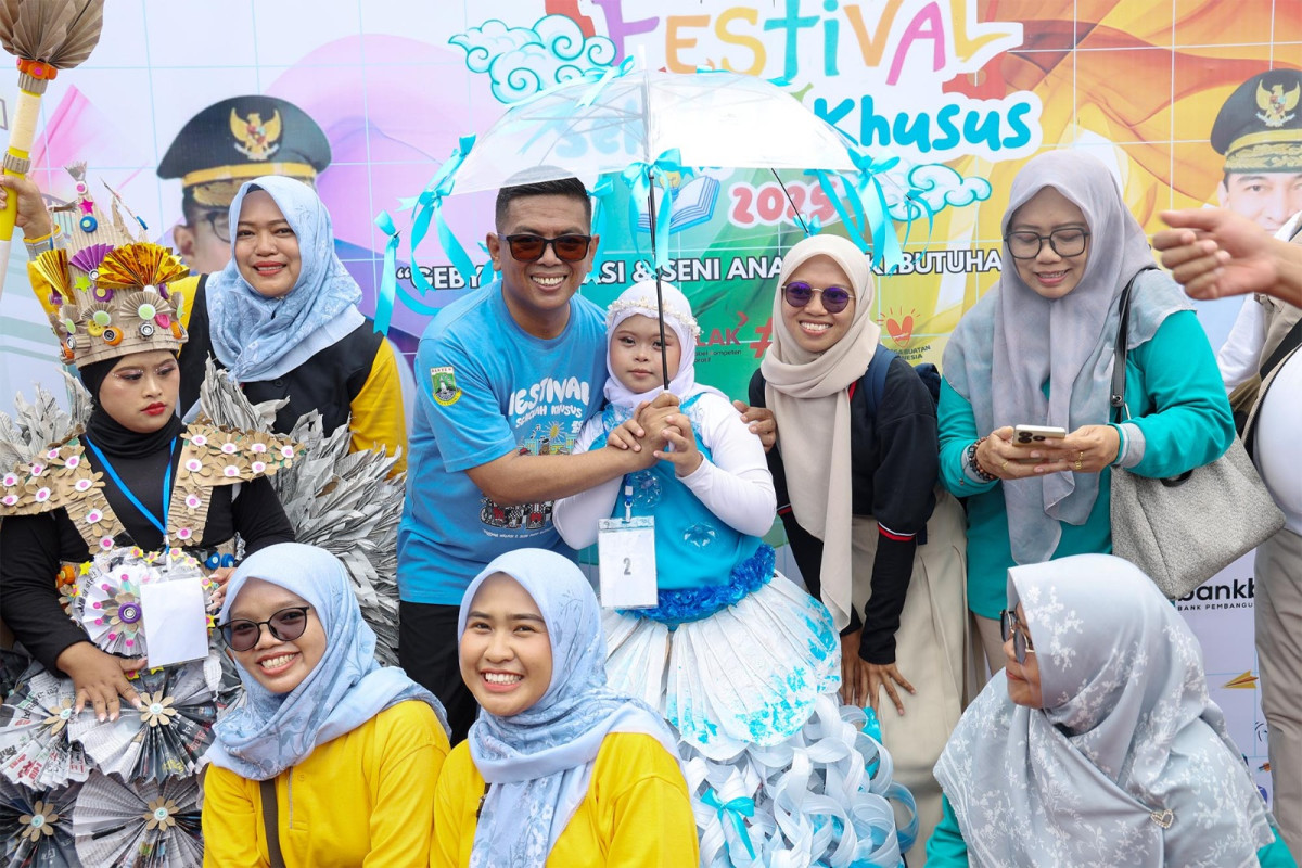 Gubernur Andra Soni Buka Festival Sekolah Khusus 2025, Tegaskan Komitmen Pendidikan Inklusif