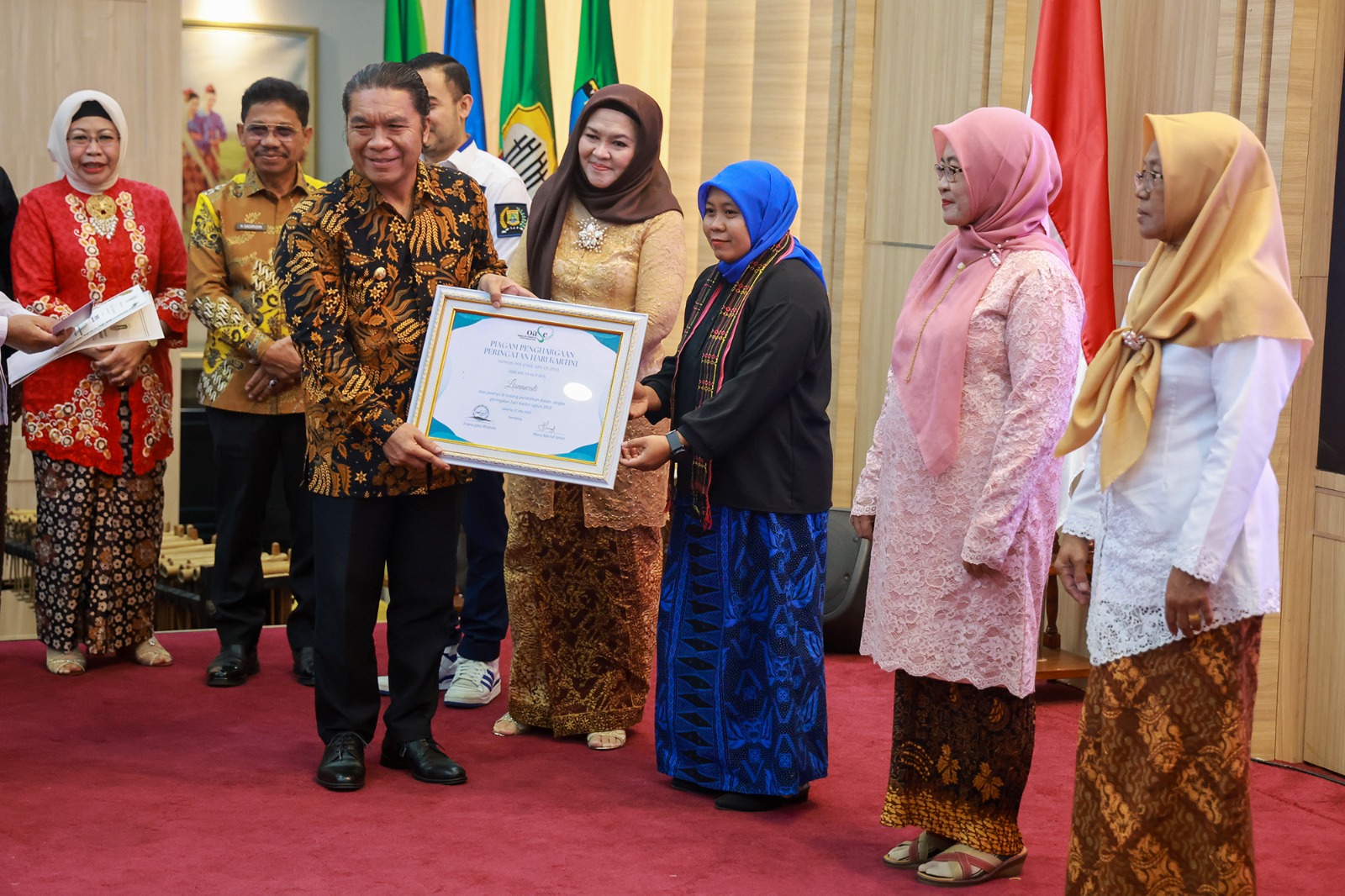 Pj Gubernur Banten Al Muktabar Apresiasi 8 Perempuan Inspiratif